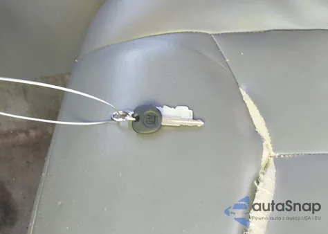 2005 Chevrolet Tahoe Lt from USA, damaged, VIN 1GNEC13T65R101482